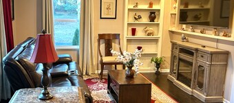 Wonderful 3 bedrooms, 1 bathroom, kitchen, W/D, close to everything.