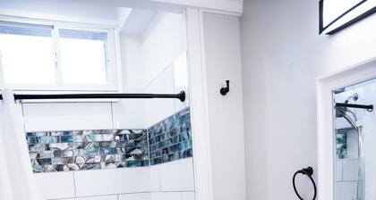 Cozy 1-bedroom apartment in charming Fall River with WiFi, AC