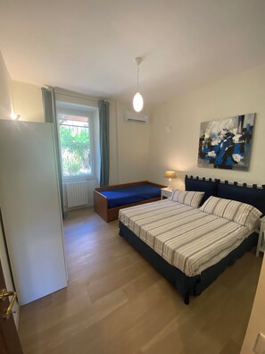 2 bedrooms, desk, iron/ironing board, free WiFi