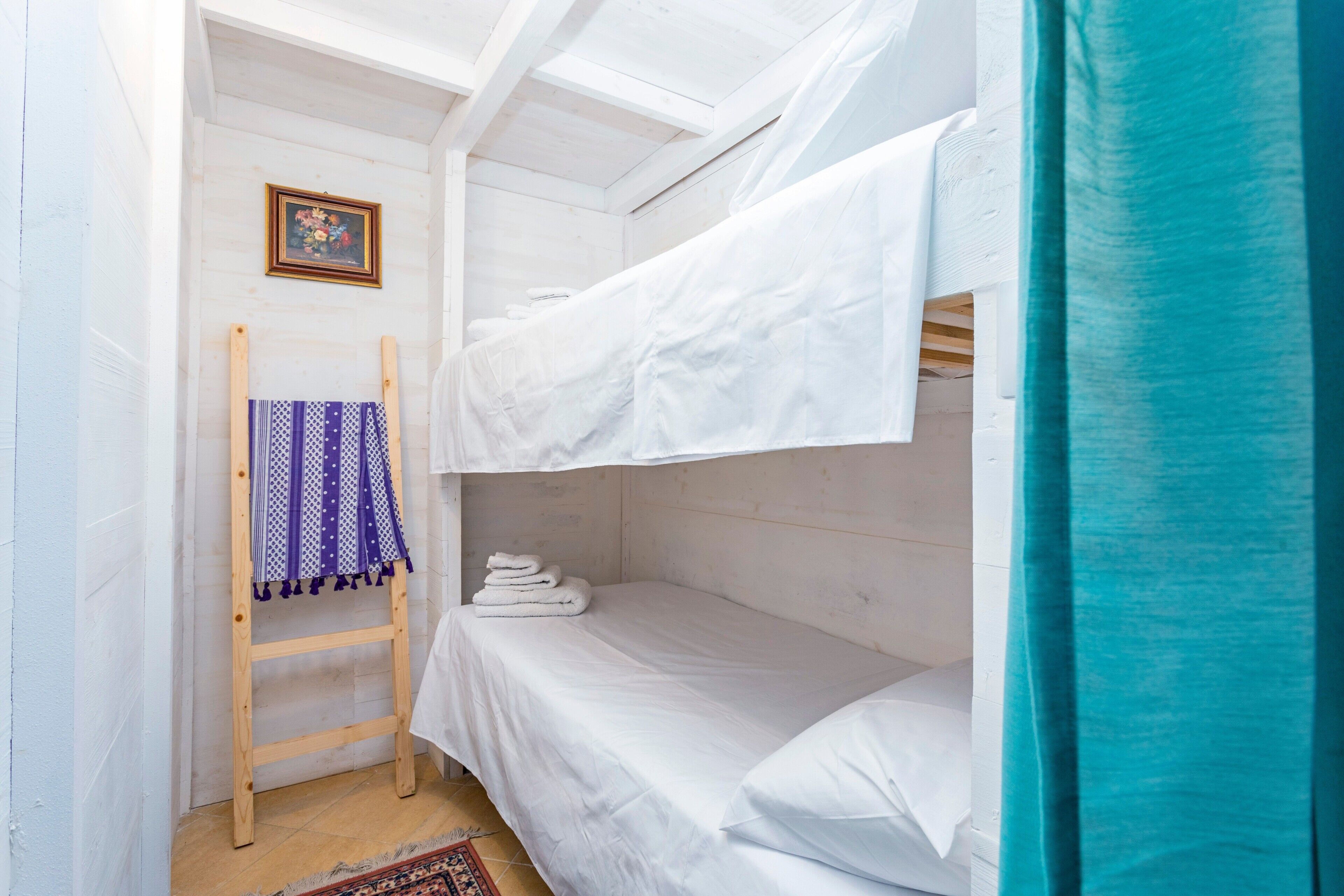 2 室のベッドルーム、WiFi (無料)、ベッドシーツ