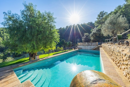 Pool. Apartment with Mountain Views, Shared Pool, and Wi-Fi