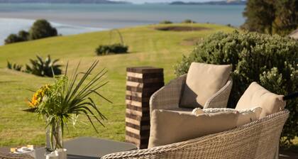 Tio Point - Clevedon Family Getaway