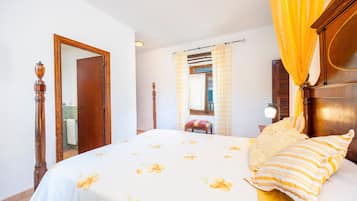 1 bedroom, free WiFi, bed sheets