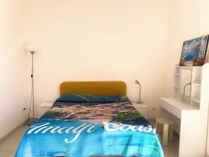 3 bedrooms, travel cot, free WiFi, bed sheets