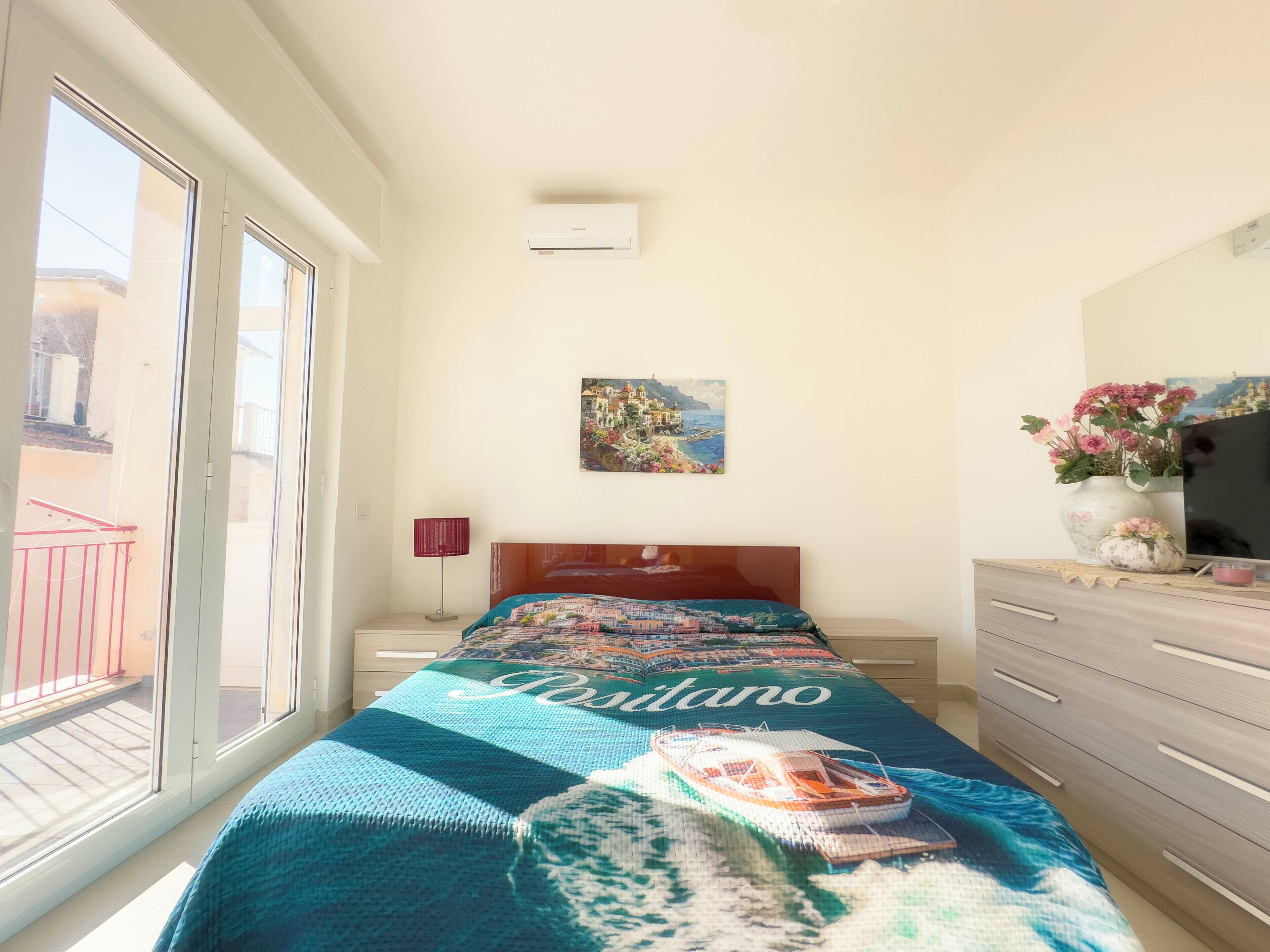 3 bedrooms, travel crib, WiFi (free), bed sheets