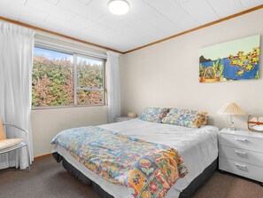 4 bedrooms, WiFi, bed sheets