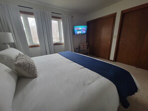 2 slaapkamers, een strijkplank/strijkijzer, wifi, beddengoed