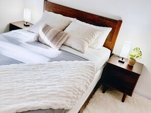 Bügeleisen/Bügelbrett, Reisekinderbett, kostenloses WLAN, Bettwäsche