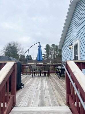 Outdoor dining - 'Blue Heron Cottage' w/ Game Room, Deck & Hot Tub (Logan)