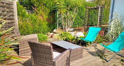 Holiday Home 'Léa' with Shared Terrace, Garden and Wi-Fi