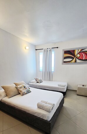 2 chambres, fer et planche à repasser, Wi-Fi gratuit, draps fournis