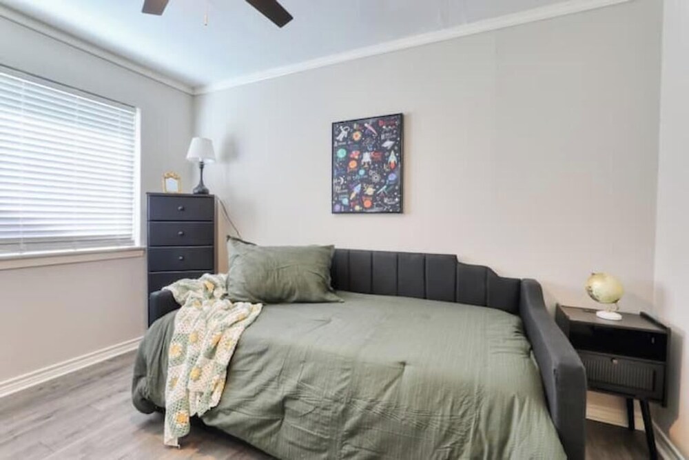 Modern & FamilyFriendly Retreat near Downtown Houston Vrbo
