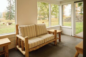 Smart TV, fireplace, video games