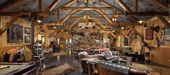 Black Bear Lodge - Alpine Falls Ranch