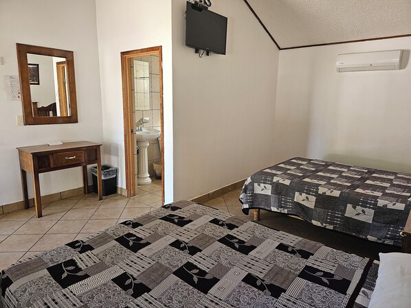 Room - Sierra hotel (Urique)