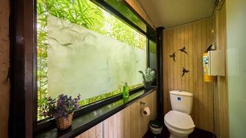 Standard Room | Bathroom