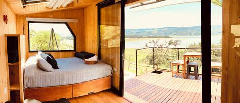 Kannettavalle tietokoneelle sopiva työtila, ilmainen Wi-Fi