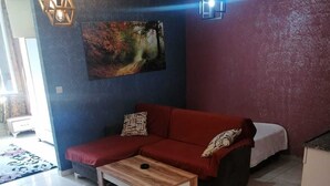 Family Apartment | Living area - Aziz konaklama 4 (Antalya)