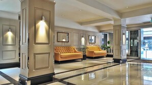 Lobby - Piccolo Paradiso - South Kensington, an Art Deco stylish living space (London)