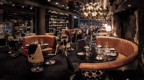 Dining - A well-located, Art Deco stylish living space, in South Kensington.  (London)
