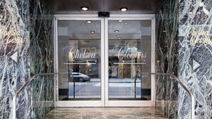 Exterior detail - Piccolo Paradiso - South Kensington, an Art Deco stylish living space (London)