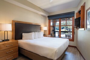 1 bedroom, iron/ironing board, travel cot, free WiFi - Mountain Facing Ski-In/Ski-Out Top Floor 1 Bedroom Condo (Olympic Valley)