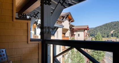 Top Floor Village Ski-In/Ski-Out Condo
