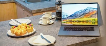 1BR Apartment | 2 Mins to Station | By Stay With Us