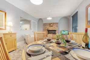 Dining - NEW! Spacious 1br in Hartlepool (Hartlepool)