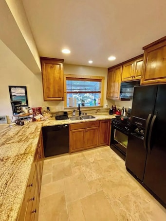 Fridge, microwave, oven, stovetop. Olympic House A quiet 5 star stay by Tahoe Rim Trail away from the summer crowds