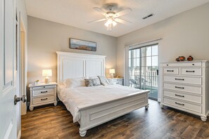 2 Schlafzimmer, Schreibtisch, Bügeleisen/Bügelbrett, Reisekinderbett
