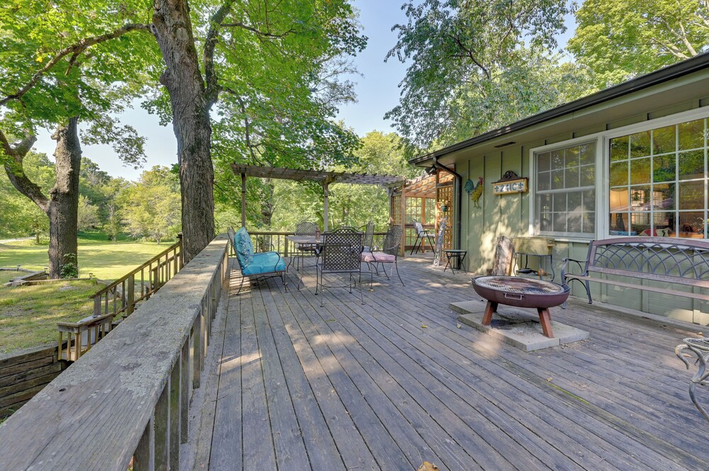 Apartment 3 Mi to Iowa State University! Ames Vrbo