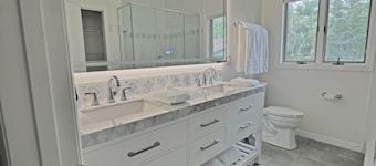 Spacious & Lovely 4-BR Home Minutes to WEC, HITS