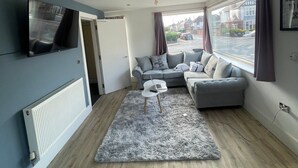 TV - Cleethorpes stay with sea view (cleethorpes)