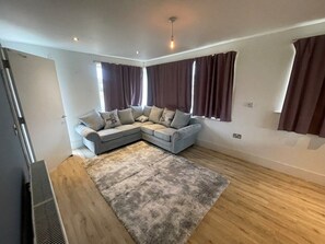 TV - Cleethorpes stay with sea view (cleethorpes)