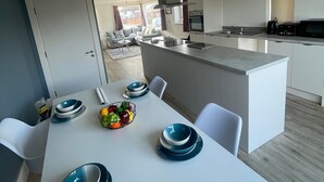 Dining - Cleethorpes stay with sea view (cleethorpes)