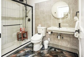 Studio, 1 Queen Bed with Sofa bed, Non Smoking, Kitchenette | Bathroom