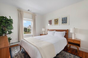 3 makuuhuonetta, silitysrauta/-lauta, Wi-Fi, vuodevaatteet