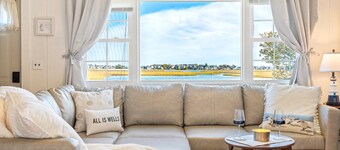 Salt Box by the Sea: Water View - Charming 3-bedroom Cottage in Wells!