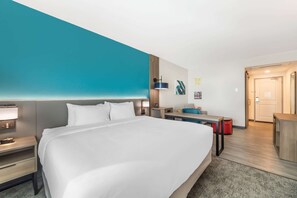 Premium bedding, desk, iron/ironing board, free WiFi - Comfort Suites Fort Myers East I-75 (Fort Myers)