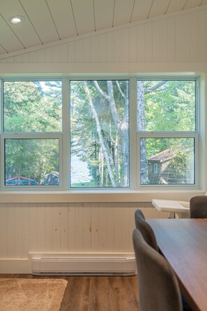 Interior - Pet Friendly Fall Getaway  Waterfront (Huntsville)