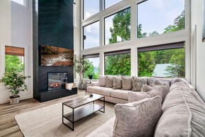 スマートテレビ、暖炉