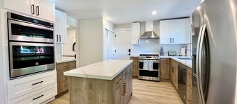 Airy Modern Farmhouse 5BR/3BA Oasis w/ Fast Wi-Fi
