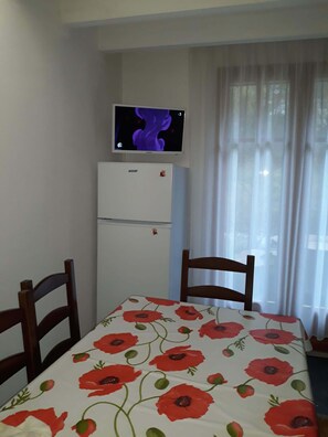 Dining - 2* apartment in the mountains  (Luz-Saint-Sauveur)