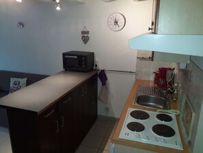 Fridge, microwave, oven, stovetop - 2* apartment in the mountains  (Luz-Saint-Sauveur)