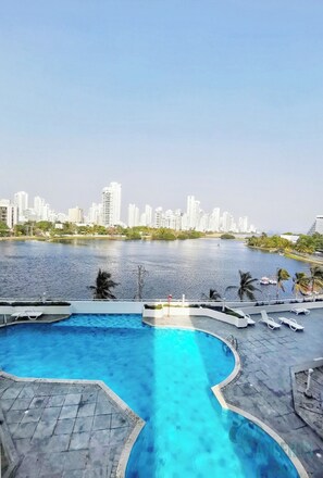 Outdoor pool - PARCEROS GROUP - 2 BEDROOM VACATION APARTMENT, 9TH FLOOR, CARTAGENA, SPAIN (Cartagena de Indias)