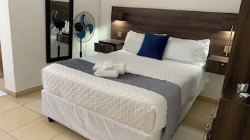 Superior Room, 1 Queen Bed | Egyptian cotton sheets, premium bedding, individually furnished, desk