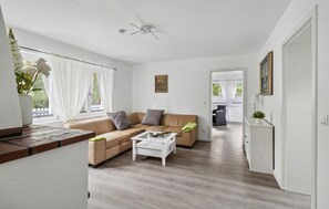 TV - 2 bedroom beautiful home in Wandlitz (Wandlitz)