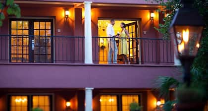 Bluegreen's Lodge Alley Inn: Historic Charm, Modern Comfort, Top Location-Studio