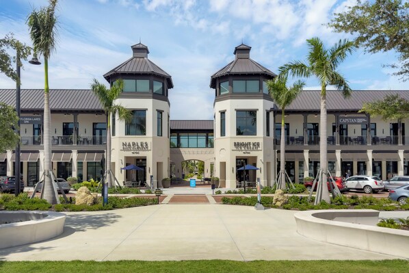 Exterior - Live the FL Country Club Life - UNLIMITED GOLF - 3min drive to ATL BRAVES (Venice)